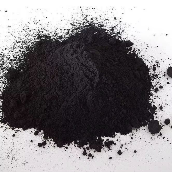 Activated Charcoal Powder - Bambu kömür aktif toz siyah el